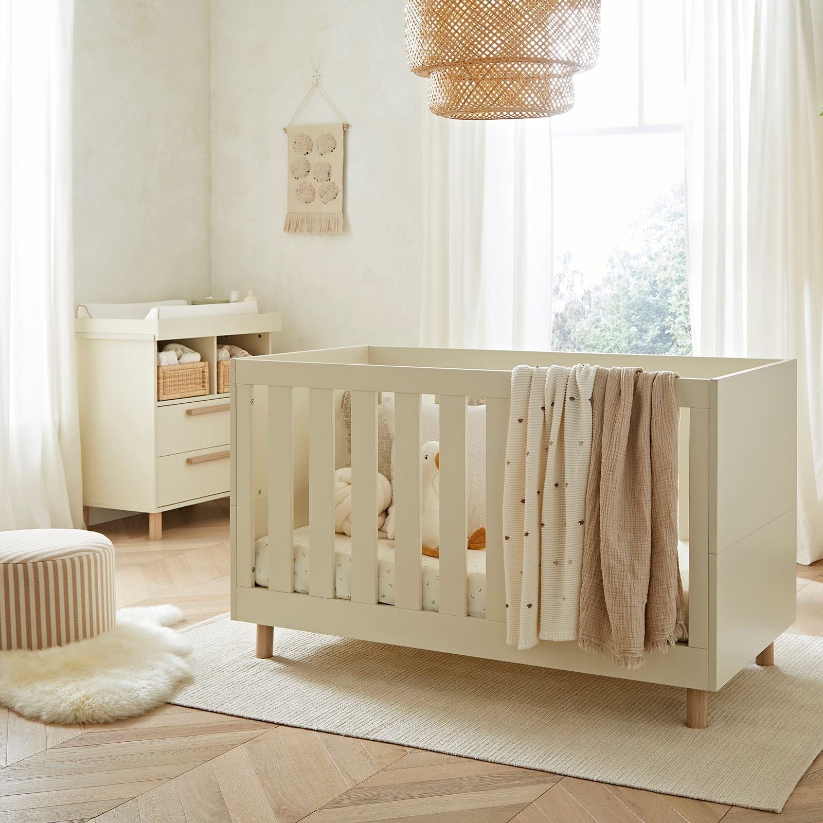Cuddle Co Cuddle Co Harper 2 Piece Nursery Set | Cream & Ash